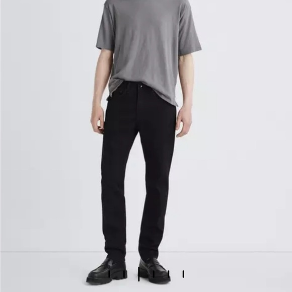 Rag & Bone Fit 2 Slim Black size 32 like NEW condition 31” inseam